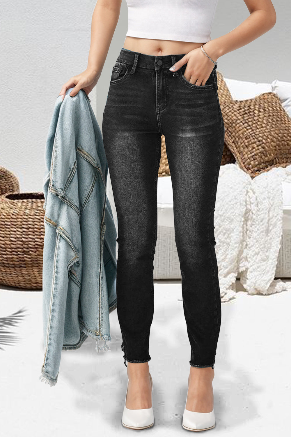 Mid-Rise Waist Skinny Jeans with Pockets