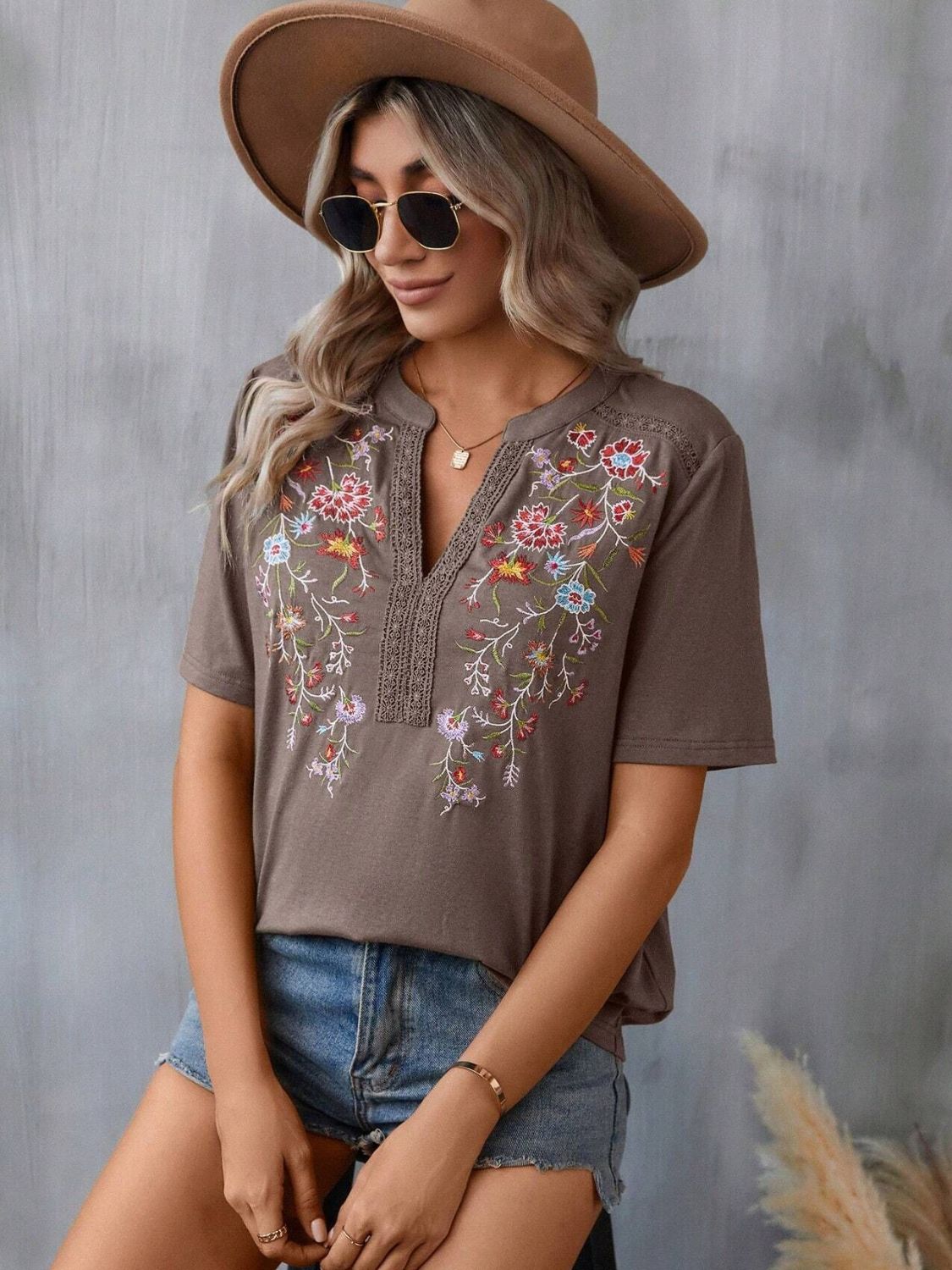 Embroidered Notched Short Sleeve T-Shirt