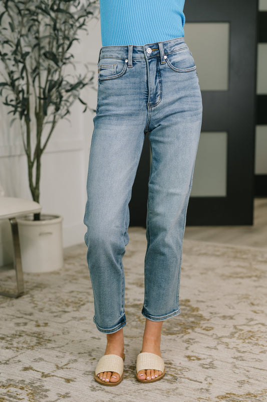 Judy Blue Carla High Waist Ankle Straight Jean in Break Through Blue