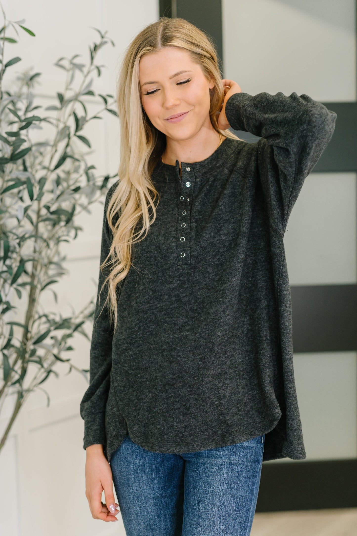 Urban Flux Scooped Hi-Low Long Pullover in Black