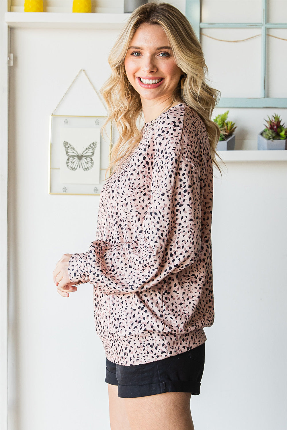 Leopard Print Round Neck Long Sleeve Sweatshirt